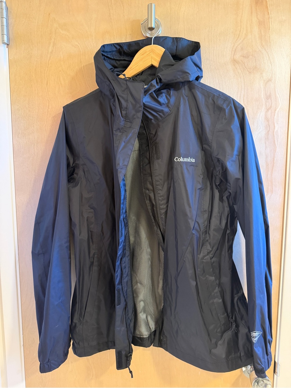 Columbia Women's Black Hooded Windbreaker Rain Jacket